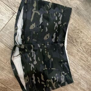 DIXXON Camouflage Patterned Shorts